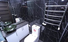 Overlooking Registan Square Luxury 2 Bedrooms Apartment